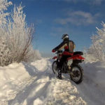 ezda-na-motocikle-zimoi-5