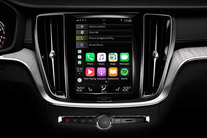 Мультимедиа Sensus совместима с Apple CarPlay, Android Auto и 4G. С экрана можно управлять навигацией, сервисами подключения и приложениями